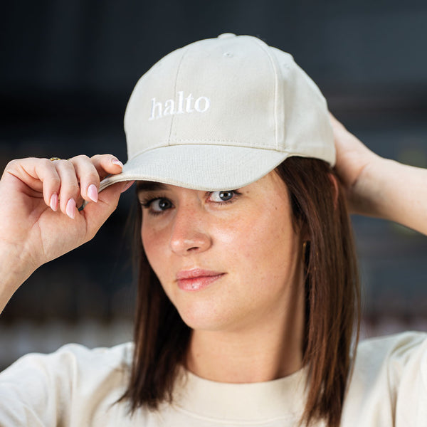 Casquette sable brodée